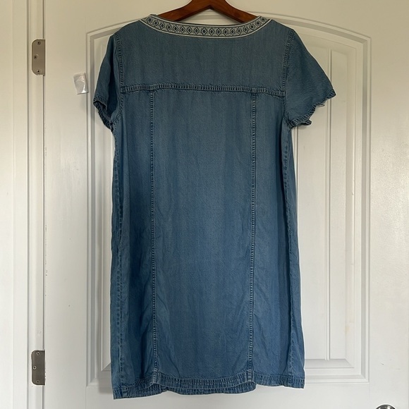 Southern Tide Chambray Jean Embroidered Dress Large - Picture 4 of 5
